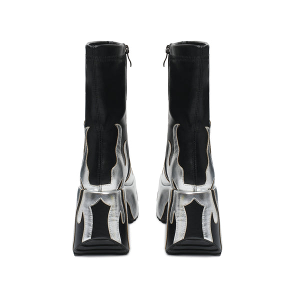 Maxi-Boots